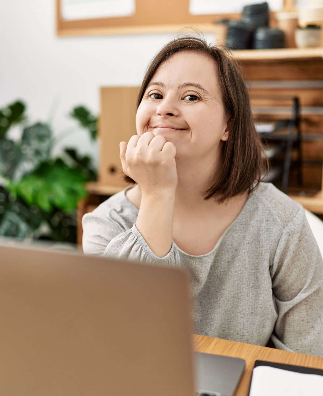 Junge Frau mit Downsyndrom